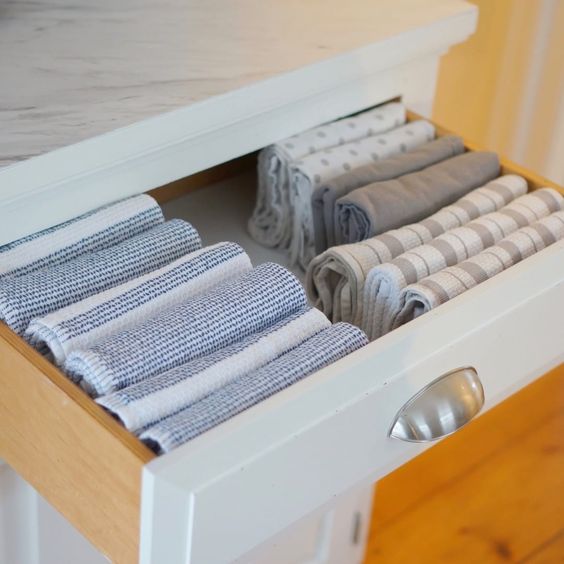 marie kondo folding towels