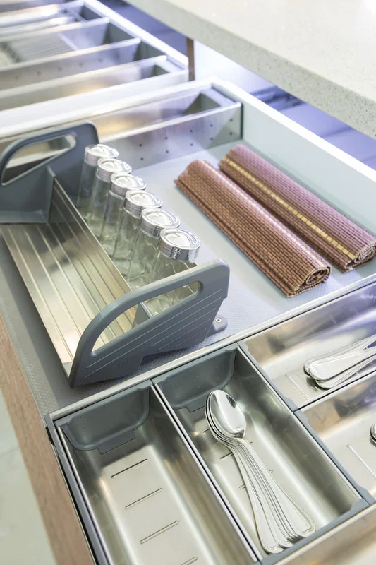 how to organize kitchen drawers