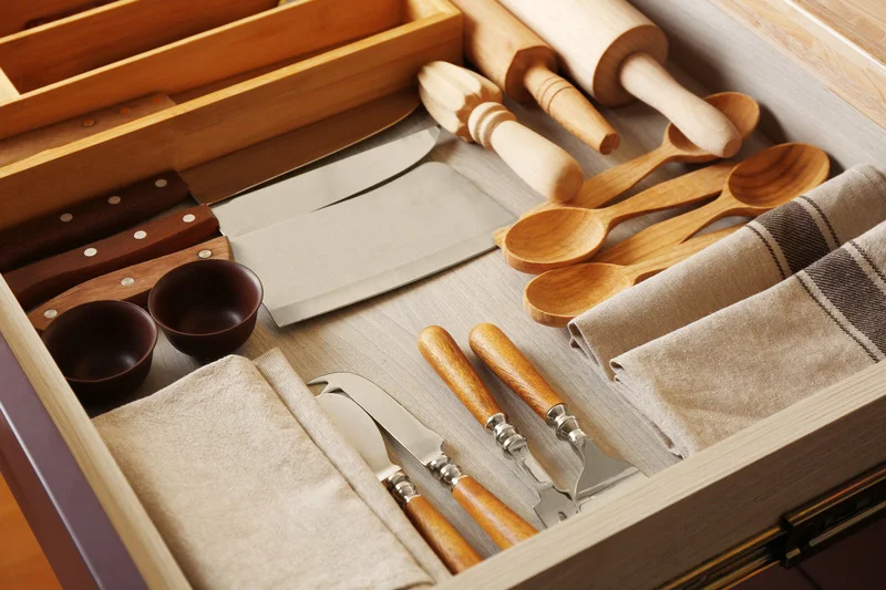 how to organize kitchen drawers