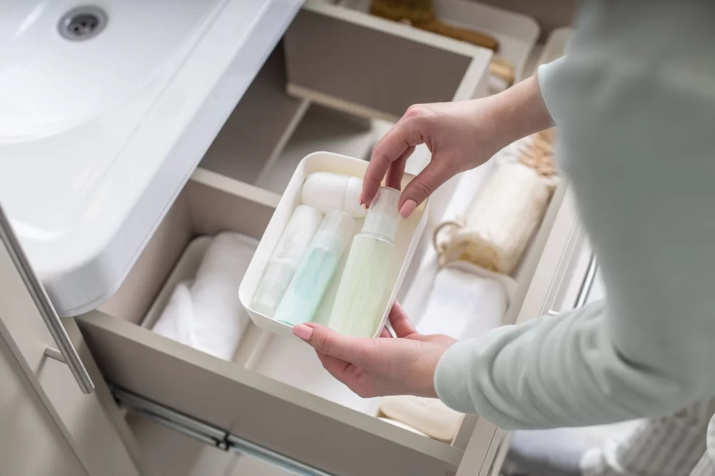 organizing kitchen sink