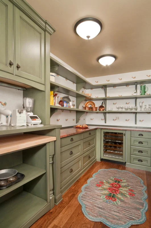 small kitchen organization