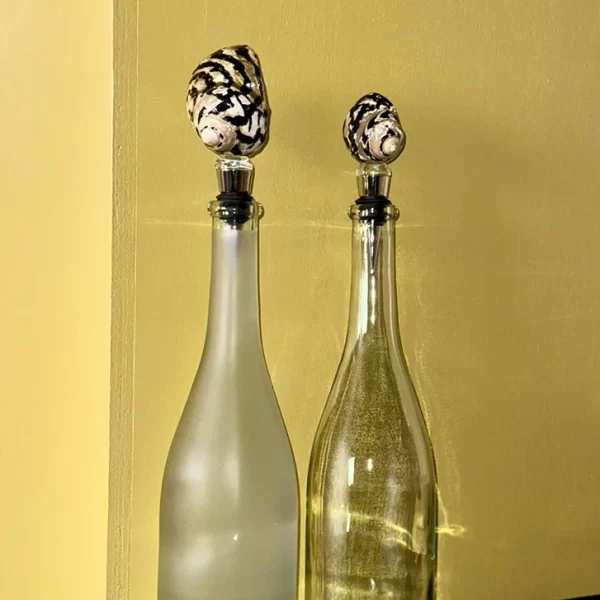 decorative conch wine bottle stopper