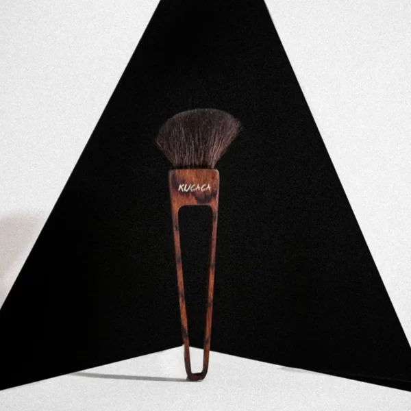 Wool Wooden Pole Blush Brush