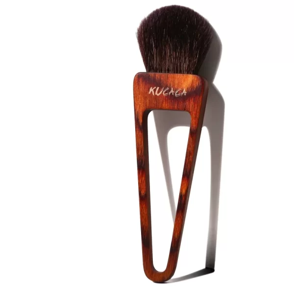 setting powder brush